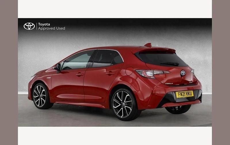 Used Toyota Corolla 120 HP (88 kW) 2021 Red Hatchback