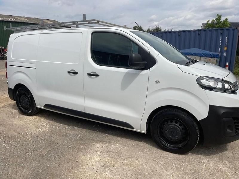 Used Citroën Dispatch 2019 White MPV