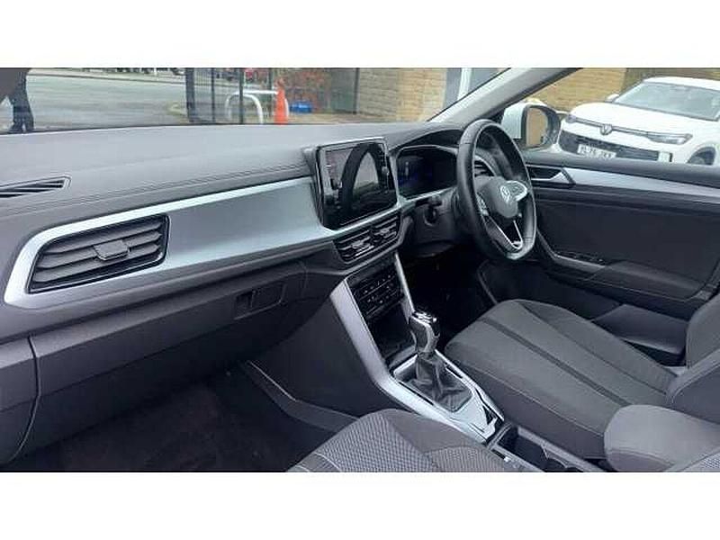 Used VW T-Roc Life 150 HP (110 kW) 2023 White SUV