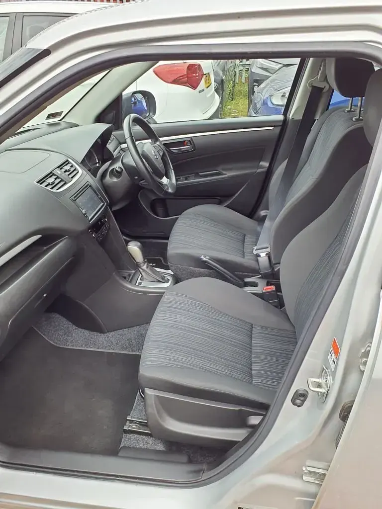Used Suzuki Swift SZ4 94 HP (69 kW) 2014 Silver Hatchback