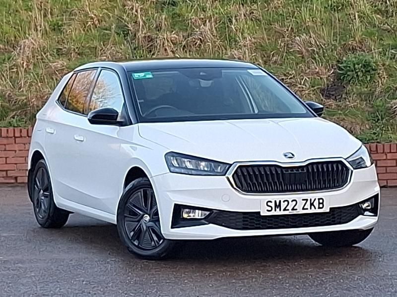 Used Skoda Fabia Colour Edition 110 HP (80 kW) 2022 White Hatchback