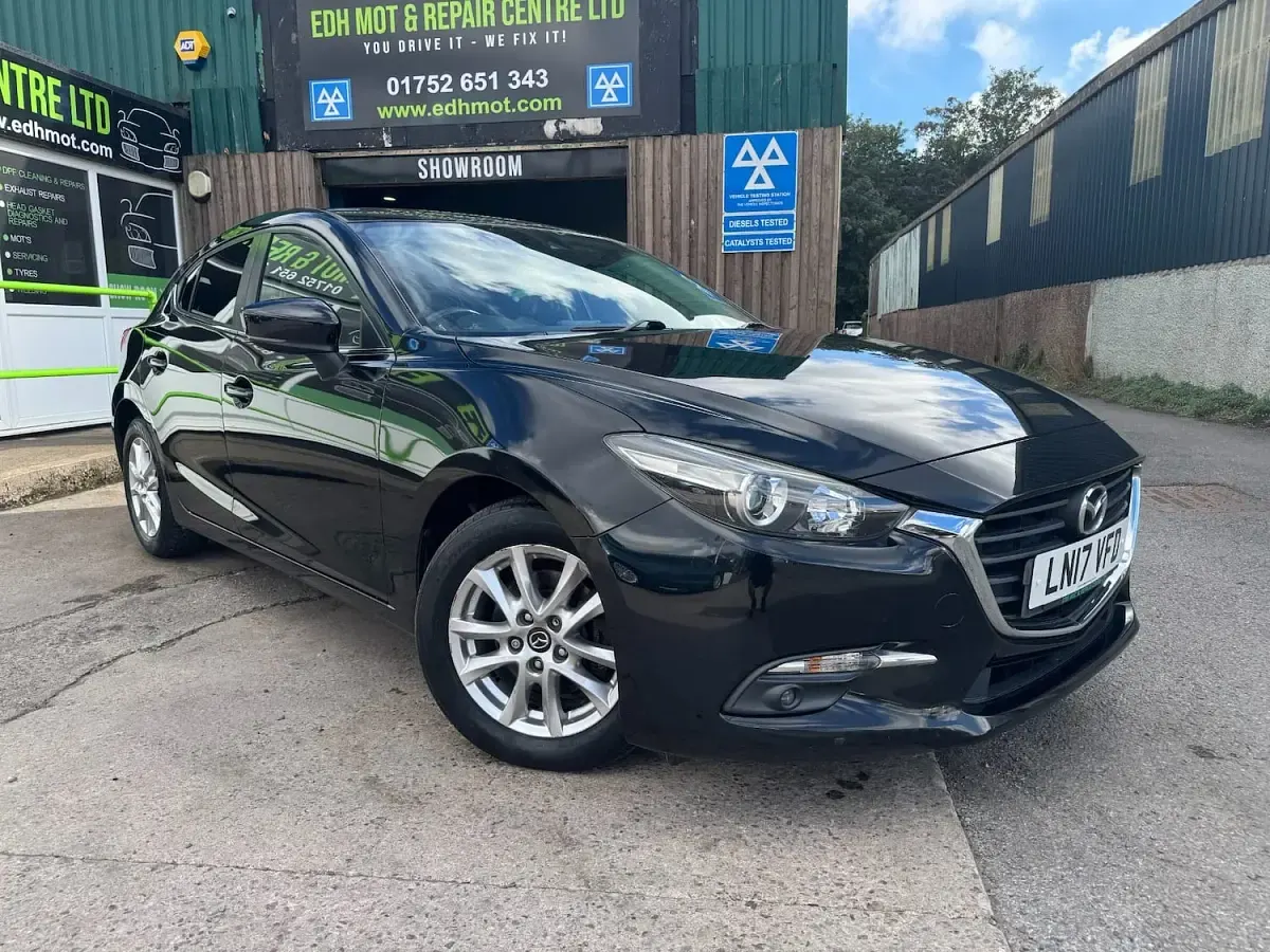 Used Mazda 3 118 HP (86 kW) 2017 Black Hatchback