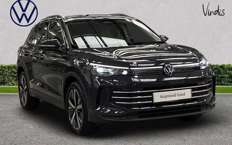 Used 2026 VW Tiguan Elegance SUV | £32,985 (Fair price) - Image 1/4