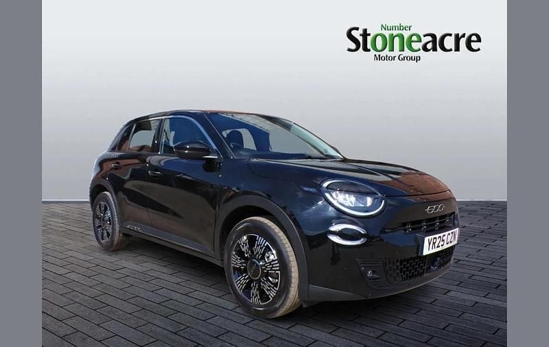 Black New 2025 Fiat 600 SUV | £16,995 (Super price) - Image 1/4