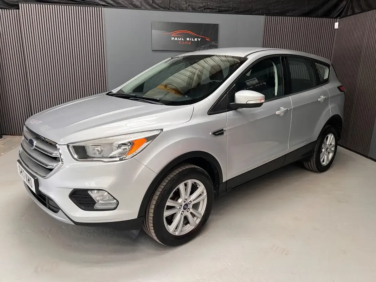 Used Ford Kuga Zetec 150 HP (110 kW) 2017 Silver SUV