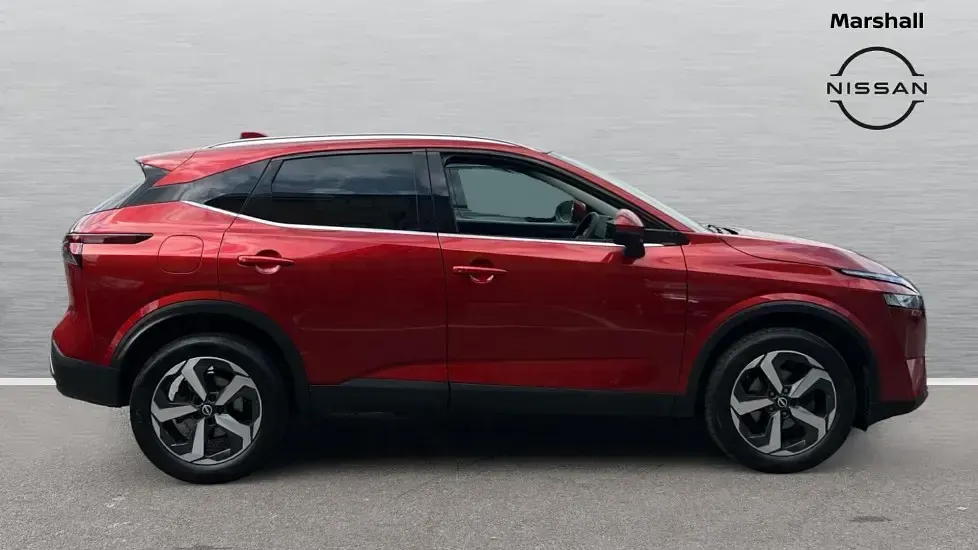 Used Nissan Qashqai N-Connecta 158 HP (116 kW) 2024 Red SUV