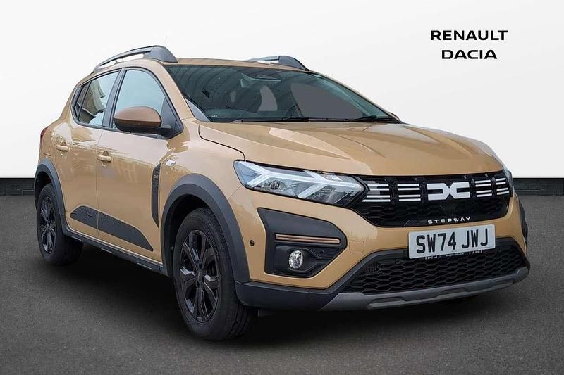 Beige Used 2025 Dacia Sandero Extreme Hatchback | £16,500 (Fair price) - Image 1/4