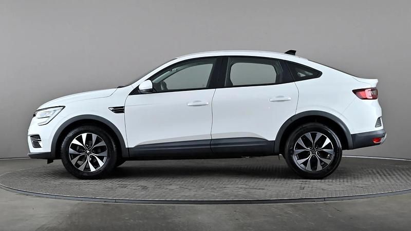 Used Renault Arkana Iconic 138 HP (101 kW) 2023 White SUV