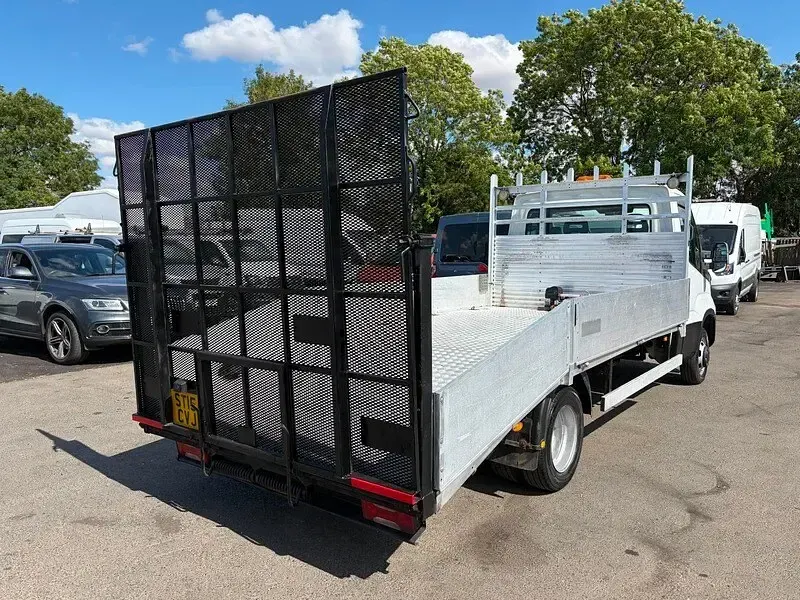 Used Iveco Daily 150 HP (110 kW) 2015 White Pickup