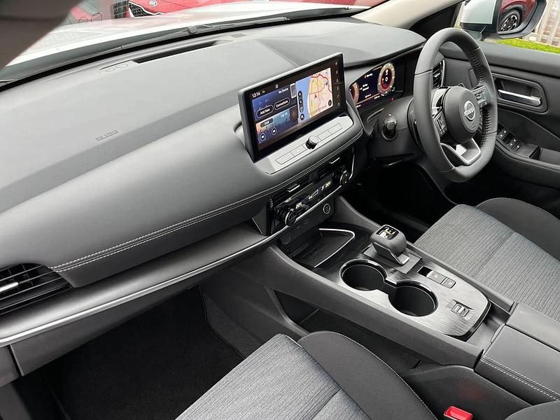 New Nissan X-Trail N-Connecta 163 HP (119 kW) 2025 Silver SUV
