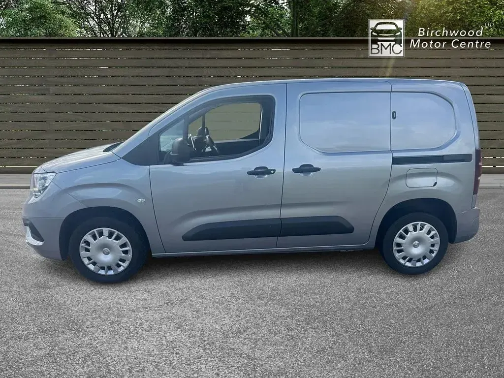 Used Vauxhall Combo Sportive 100 HP (73 kW) 2022 Grey MPV