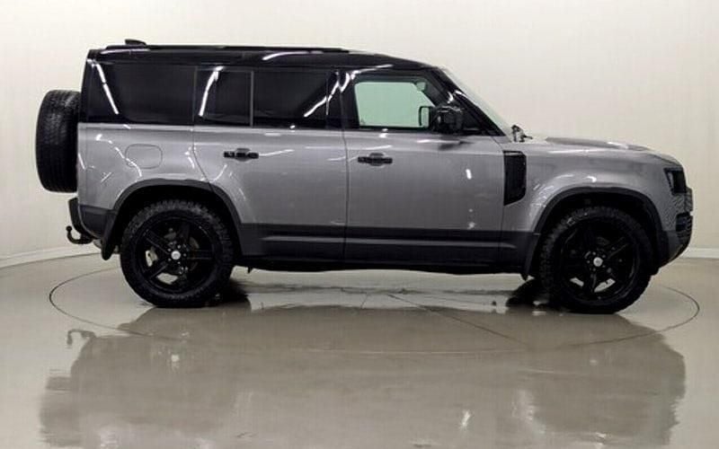 Używany Land Rover Defender SE 249 KM (183 kW) 2023 SUV