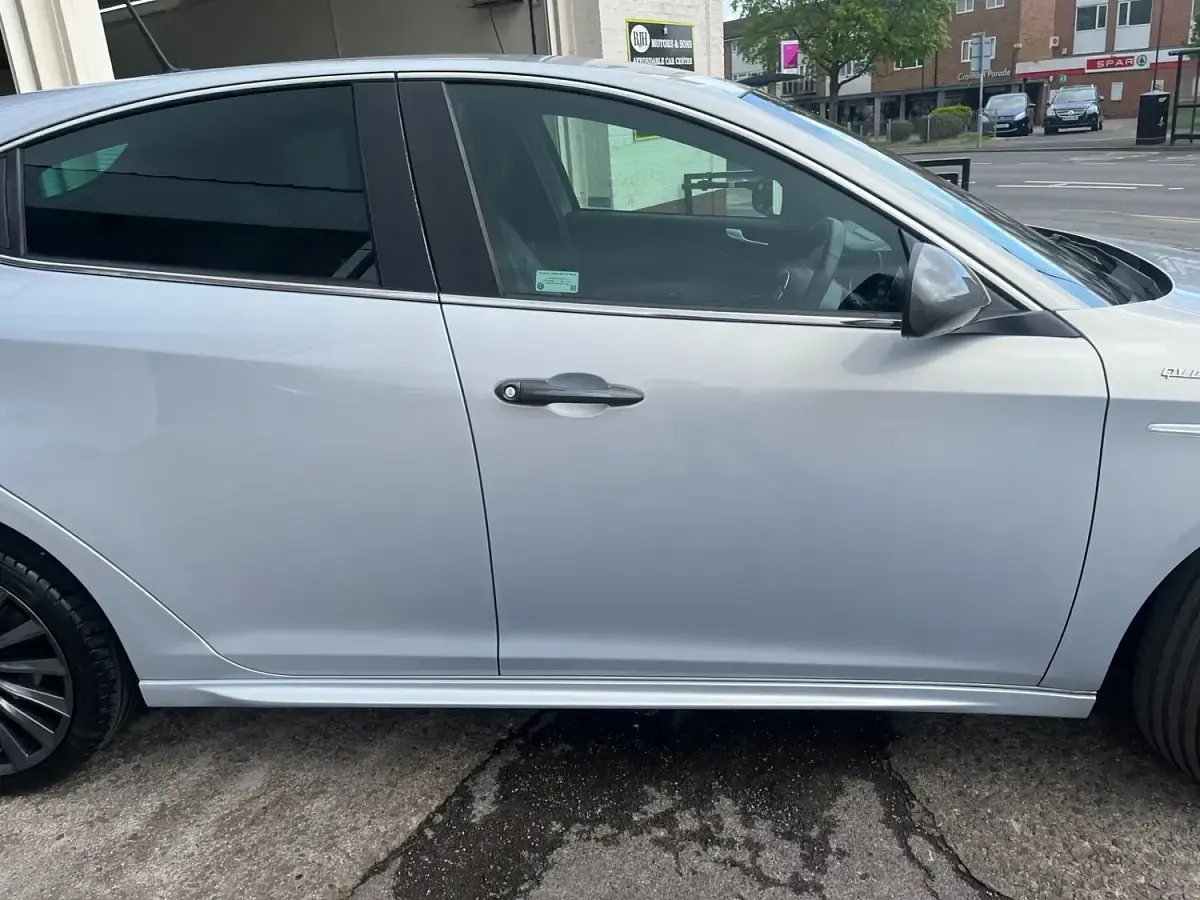 Used Alfa Romeo Giulietta Quadrifoglio Verde 170 HP (125 kW) 2015 White Hatchback