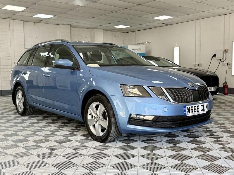 Used Skoda Octavia SE 115 HP (84 kW) 2018 Blue Estate