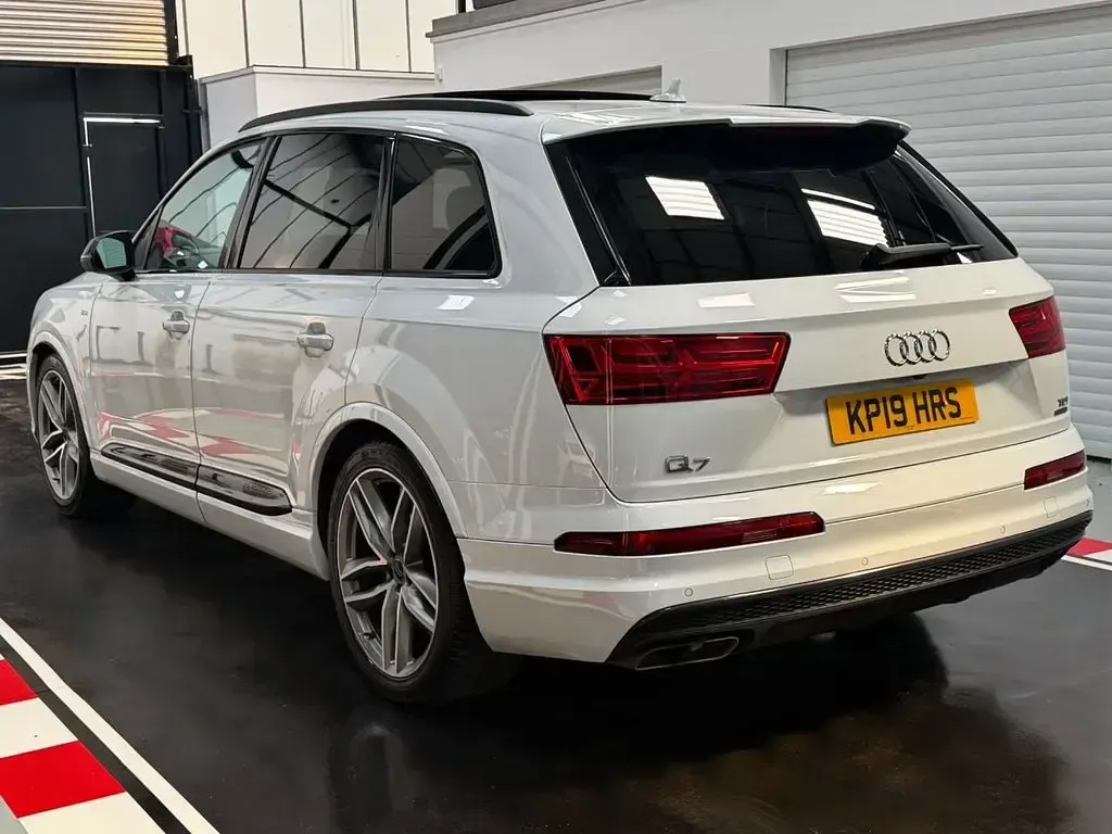 Used Audi Q7 Black Edition 272 HP (200 kW) 2019 White SUV
