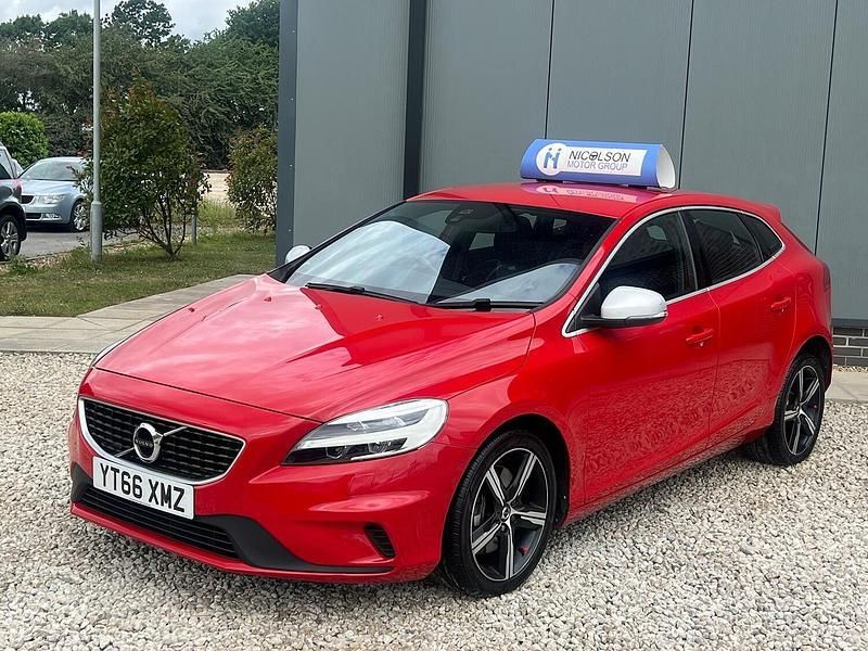Red Used 2016 Volvo V40 R-Design Estate | £8,999 (Good price) - Image 1/4