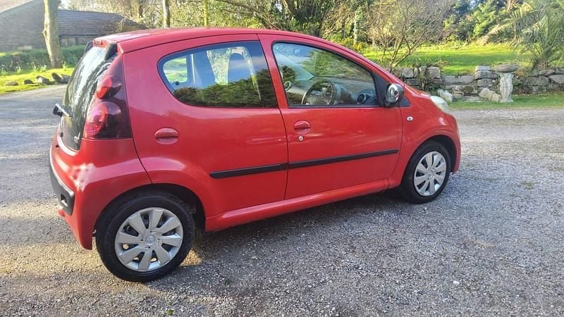 Used Peugeot 107 Active 68 HP (50 kW) 2012 Red Hatchback