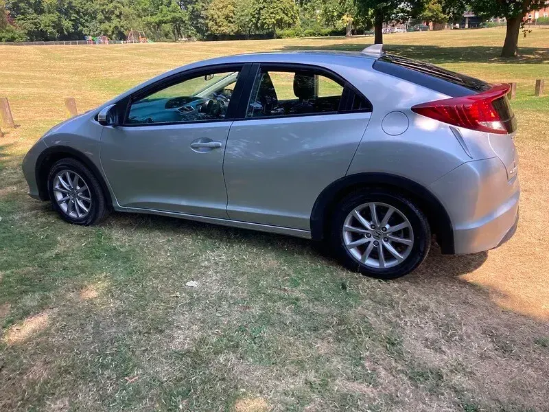 Used Honda Civic S 100 HP (73 kW) 2014 Silver Hatchback