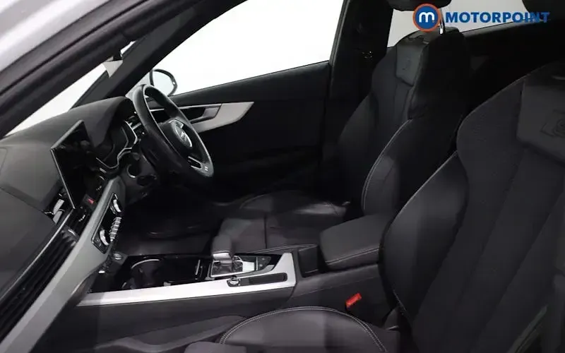 Used Audi A4 S-Line 204 HP (150 kW) 2022 White Estate