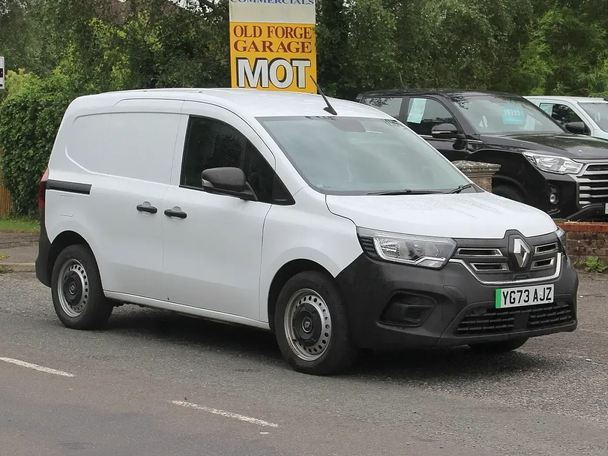 Used Renault Kangoo 89 kW (122 HP) 2024 White MPV