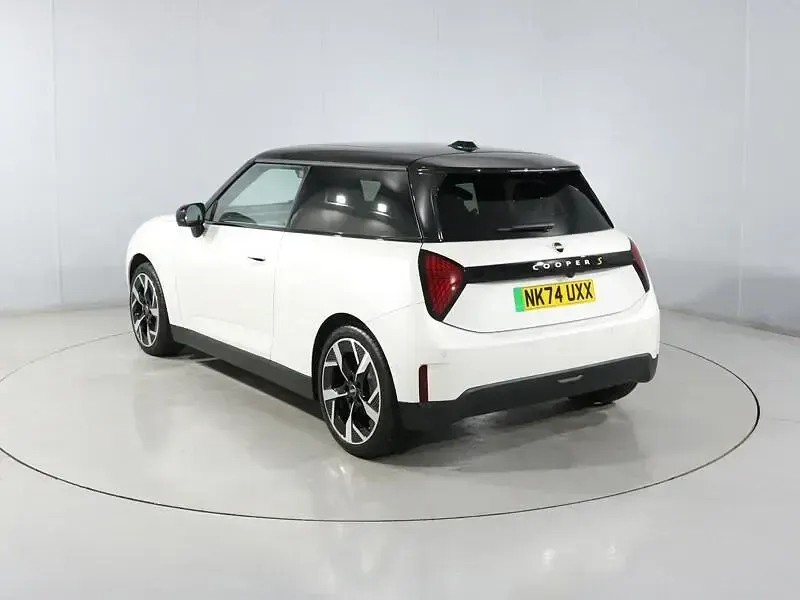 Used Mini Cooper SE Hatch 158 kW (215 HP) 2024 White Hatchback