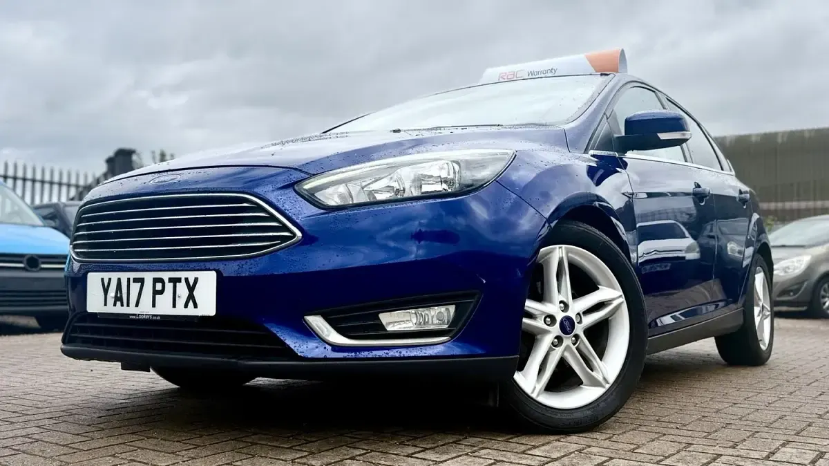 Used Ford Focus Titanium 125 HP (91 kW) 2017 Blue Hatchback