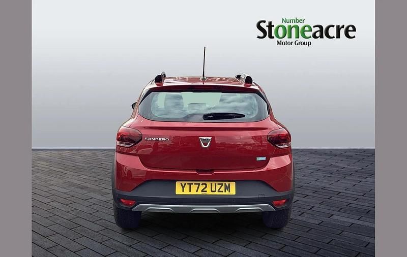 Used Dacia Sandero Prestige 99 HP (72 kW) 2022 Red SUV