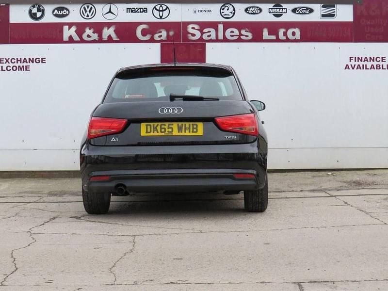 Used Audi A1 Sportback Design 95 HP (69 kW) 2015 Black Hatchback