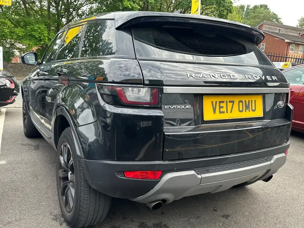 Used Land Rover Range Rover evoque SE 2017 Black Estate