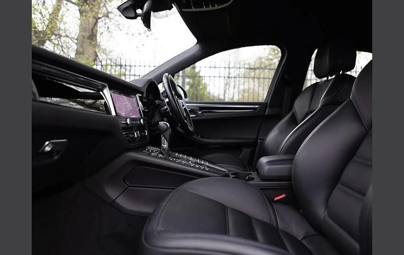 Used Porsche Macan GTS 374 HP (275 kW) 2021 Grey SUV