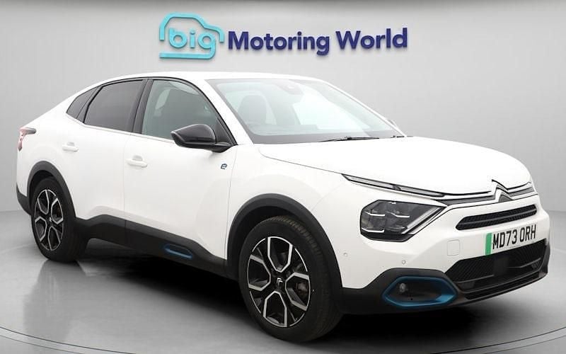 Used Citroën e-C4 Shine 100 kW (136 HP) 2023 White Sedan