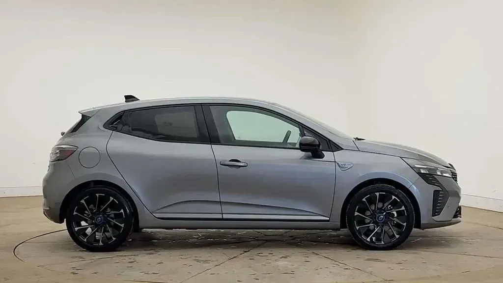 Used Renault Clio V Esprit Alpine 143 HP (105 kW) 2024 Grey Hatchback