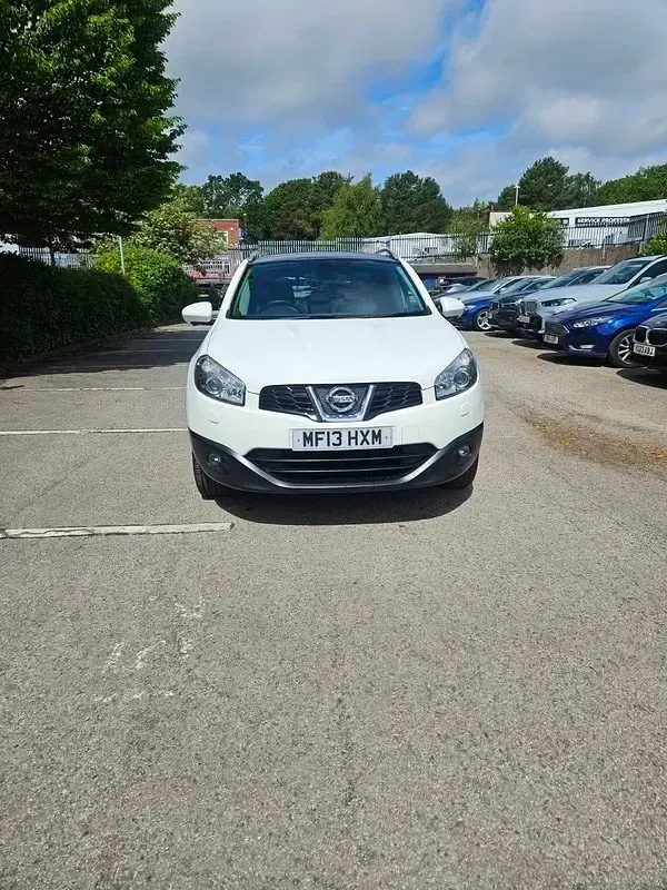 Used Nissan Qashqai Tekna 117 HP (86 kW) 2013 White SUV