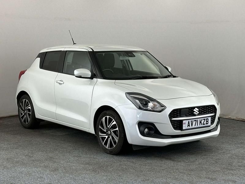Used Suzuki Swift SZ5 83 HP (61 kW) 2022 White Hatchback