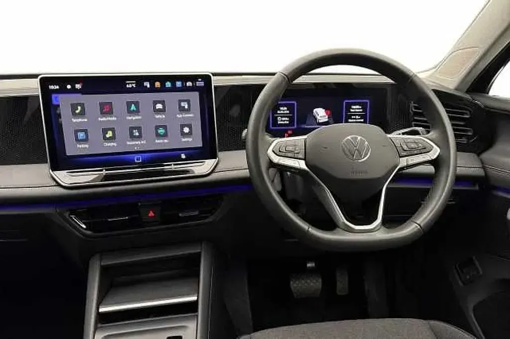 Second-hand VW Tiguan Match 204 CP (150 kW) 2025 Negru SUV
