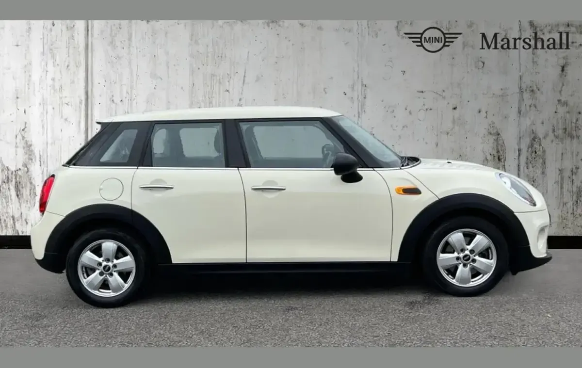 Used Mini ONE Hatch 101 HP (74 kW) 2016 White Hatchback