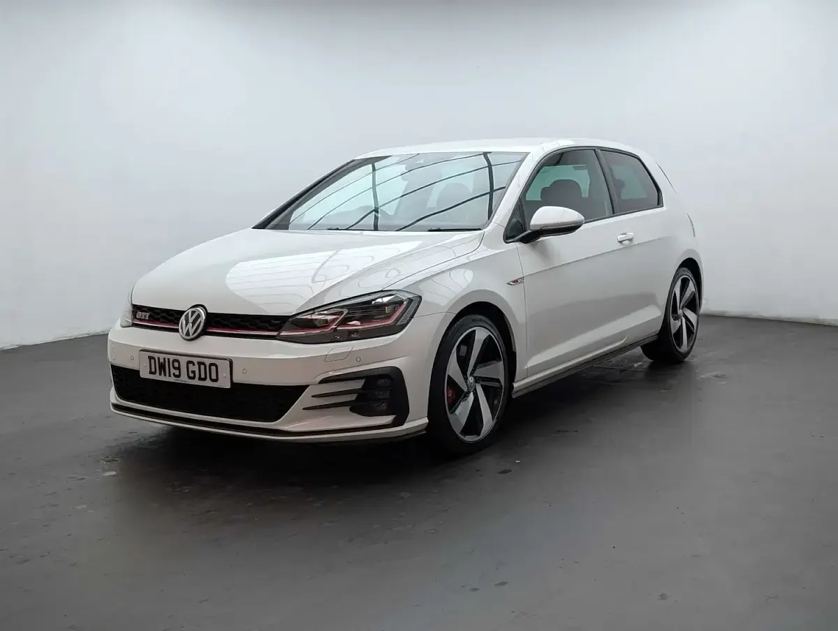 Used VW Golf VII GTI 245 HP (180 kW) 2019 White Hatchback