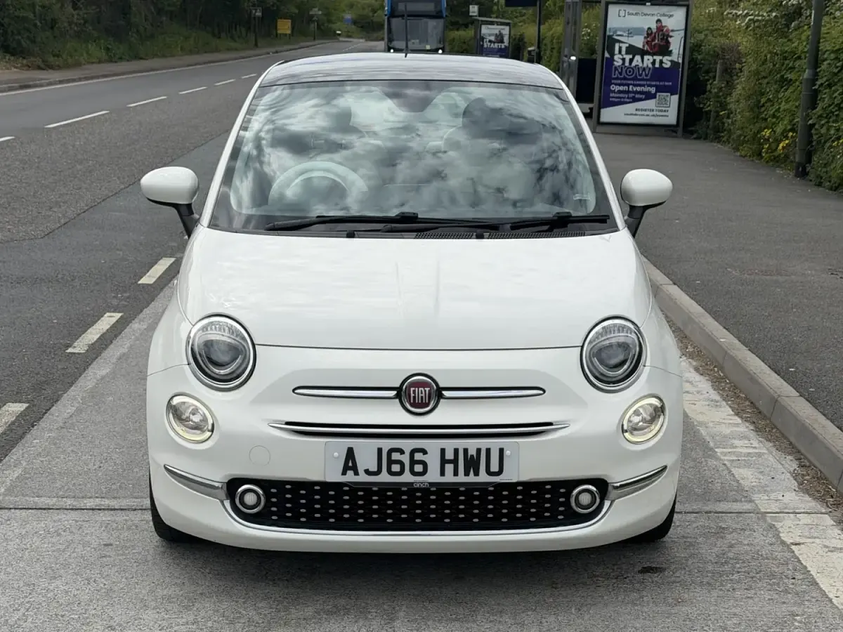 Gebraucht Fiat 500 Lounge 69 PS (50 kW) 2016 Weiß Kleinwagen