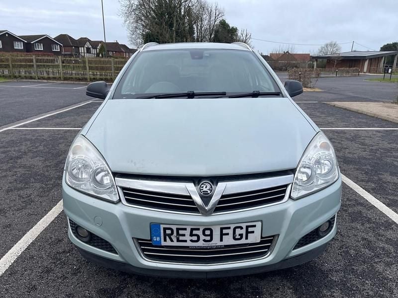 Used Vauxhall Astra Design Edition 2009 Green Estate