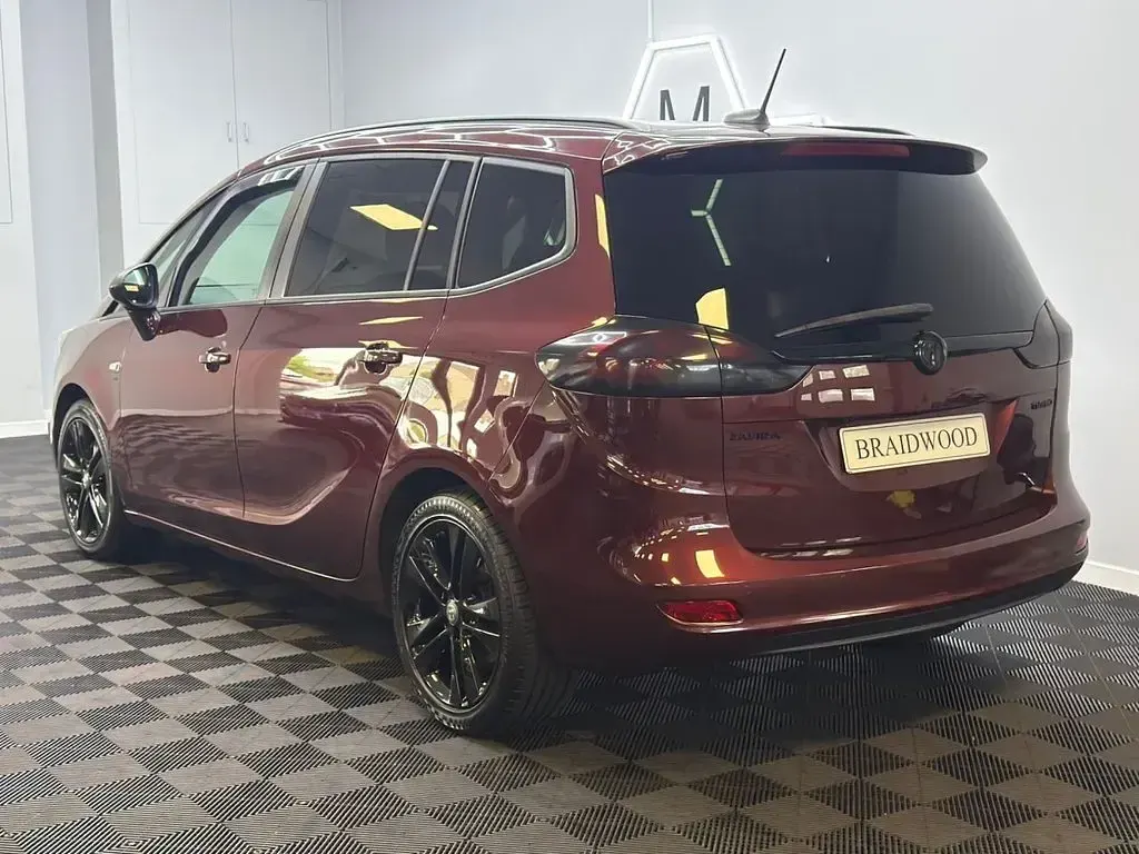 Used Vauxhall Zafira SRi 140 HP (102 kW) 2018 Red MPV