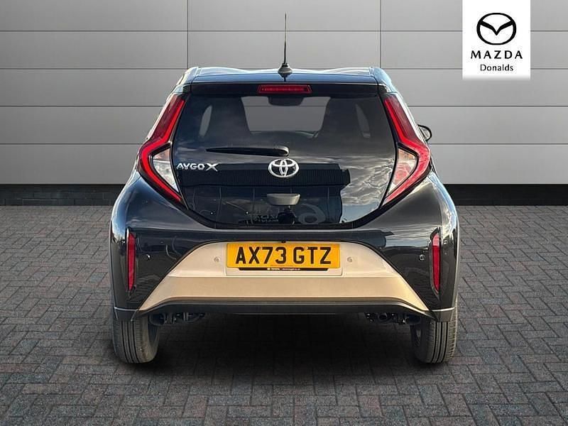 Used Toyota Aygo X 72 HP (52 kW) 2024 Brown SUV