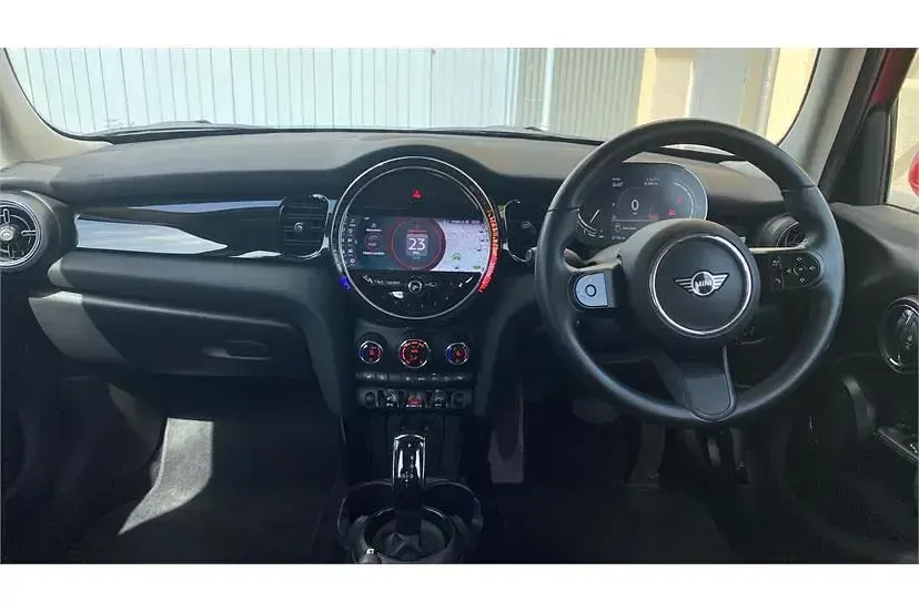 Used Mini ONE Classic 102 HP (75 kW) 2022 Red Hatchback