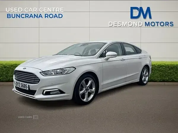 Used Ford Mondeo Titanium 165 HP (121 kW) 2018 White Hatchback