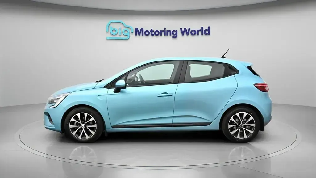 Używany Renault Clio V Iconic 140 KM (102 kW) 2022 Niebieski Hatchback