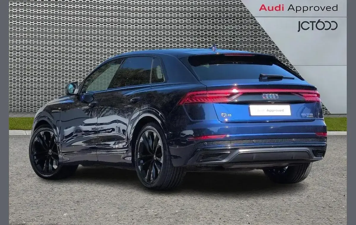 Used Audi Q8 Black Edition 340 HP (250 kW) 2022 Blue SUV