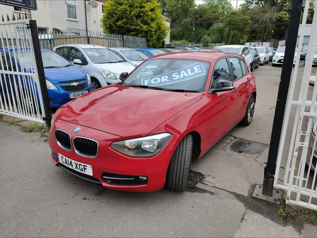 Used BMW 116 Sport Line 2014 Red Hatchback