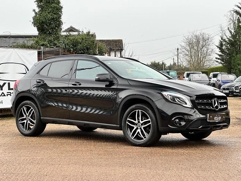 Used Mercedes GLA180 Urban 122 HP (89 kW) 2019 Black SUV