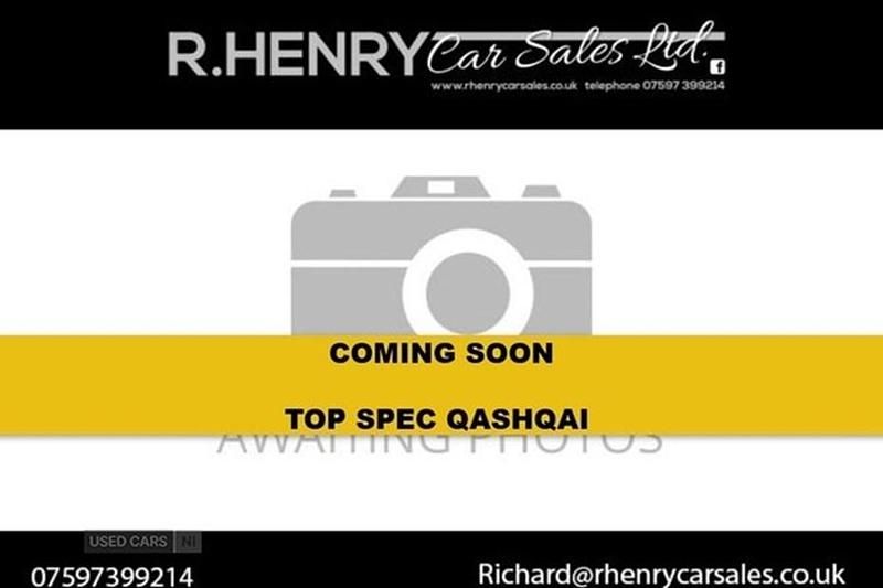 Used Nissan Qashqai Tekna 115 HP (84 kW) 2015 Silver SUV