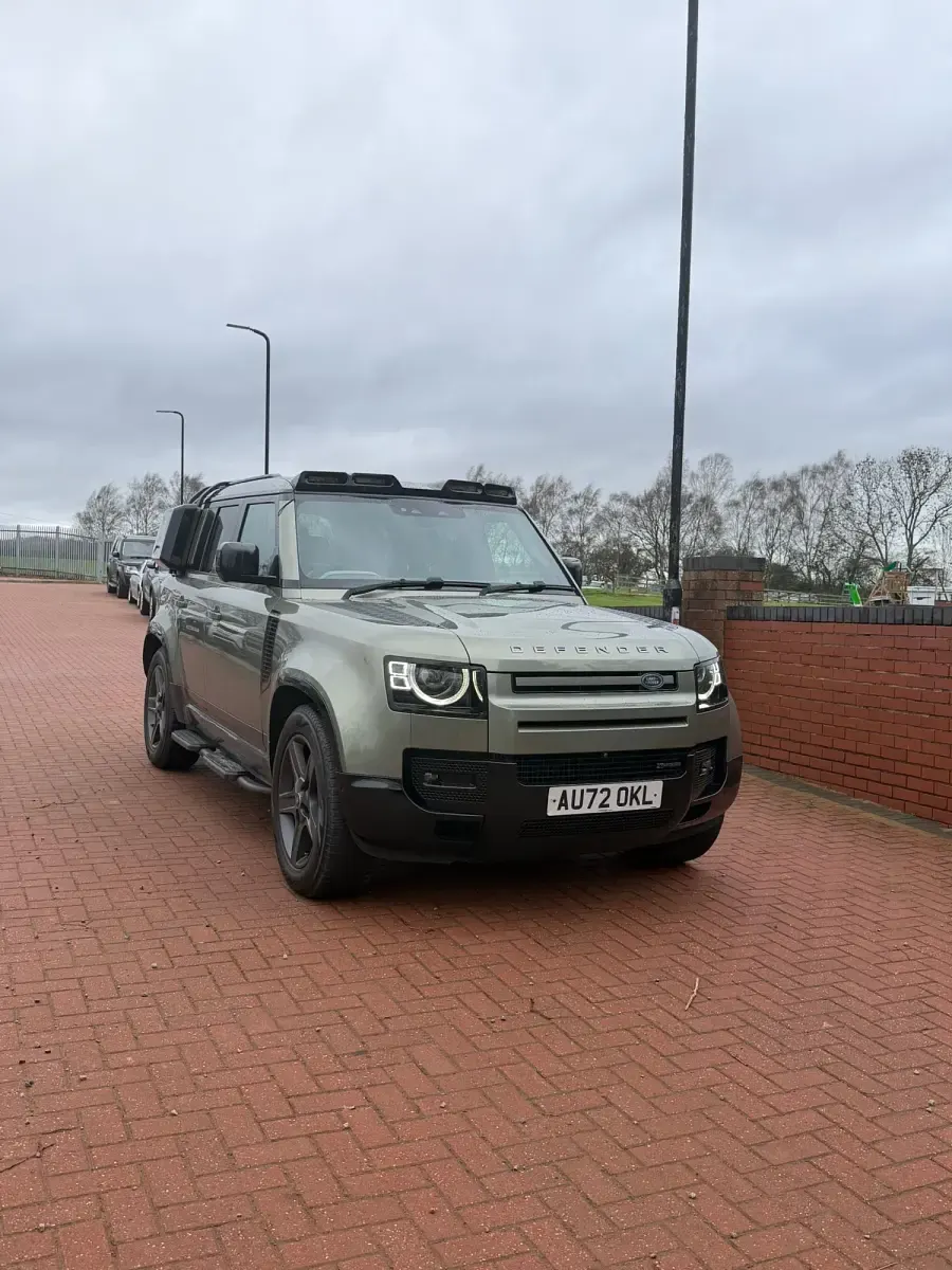 Usado Land Rover Defender SE Dynamic 2022 Verde SUV