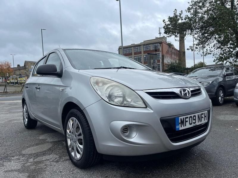 Silver Used 2009 Hyundai i20 Classic Hatchback | £1,395 (Good price) - Image 1/4